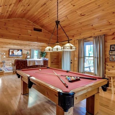 Villa Great Location Pool Table Hot Tub Gatlinburg Exterior foto