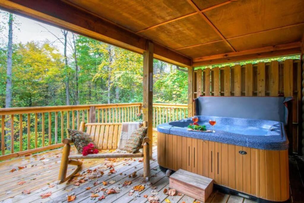 Villa Great Location Pool Table Hot Tub Gatlinburg Exterior foto